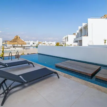 Mykonos Homes 3br Loft With Private Pool Нікосія